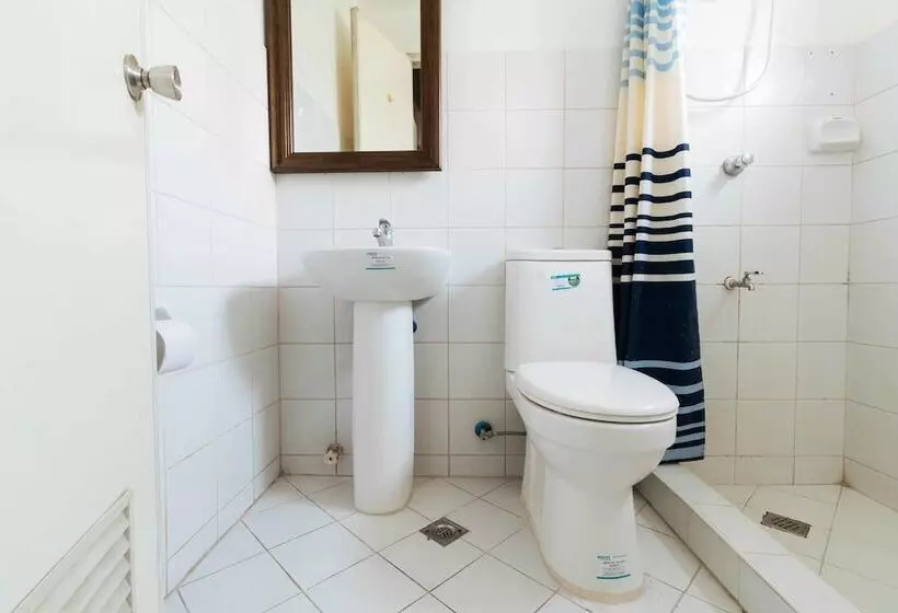 ペンション Reddoorz Near Quirino Station Manila