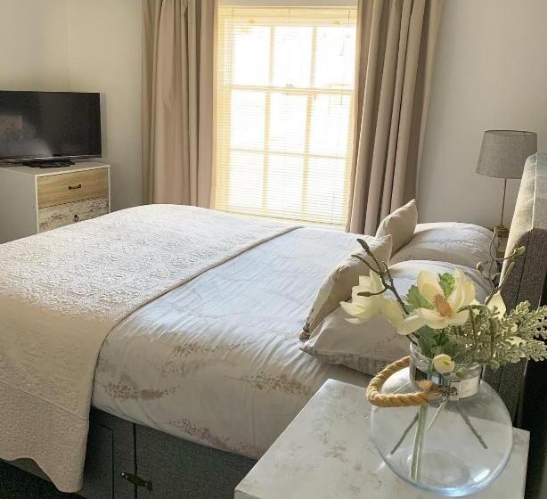 بنسيون The Traveller's B&b