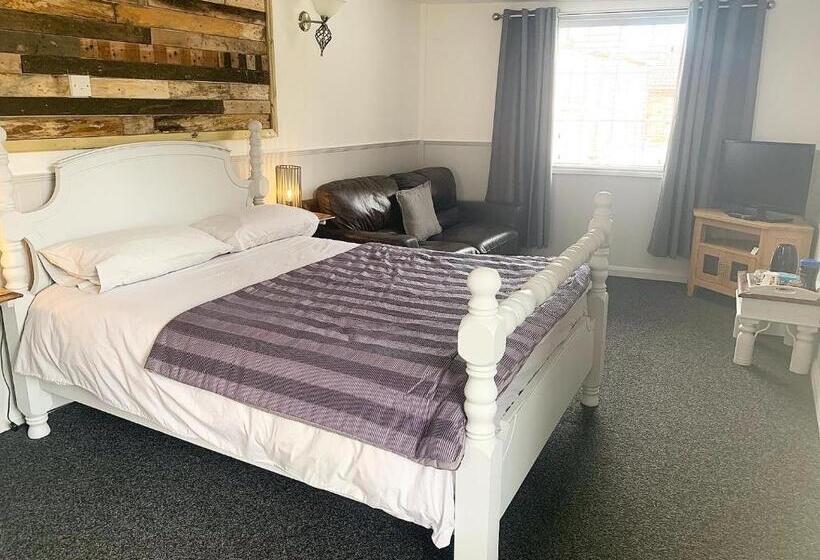 بنسيون The Traveller's B&b