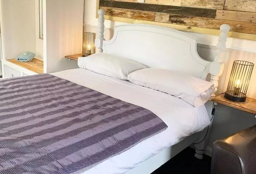 Majatalo The Traveller's B&b