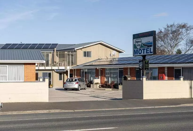 Highway Lodge Motel