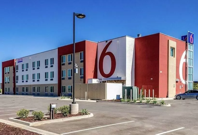 Motel 6 Livingston, Ca   Merced County