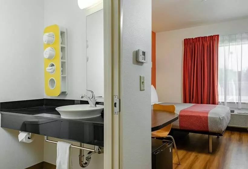 Motel 6 Livingston, Ca   Merced County