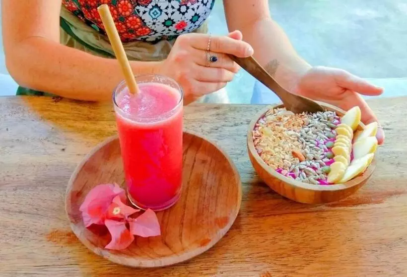 Aamiaismajoitus (B&B) Café Des Arts Gili Air