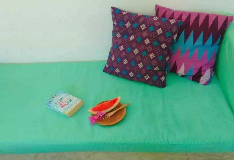 Aamiaismajoitus (B&B) Café Des Arts Gili Air