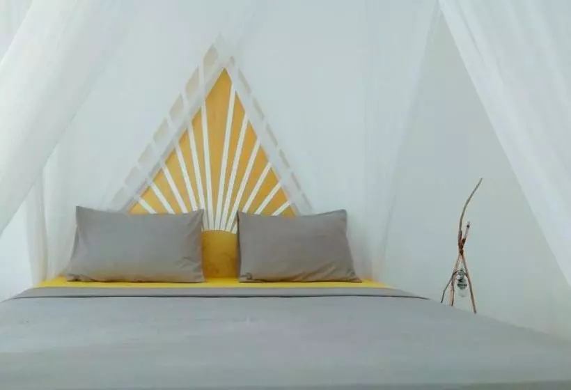 Aamiaismajoitus (B&B) Café Des Arts Gili Air