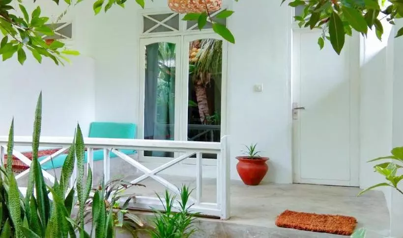 Aamiaismajoitus (B&B) Café Des Arts Gili Air