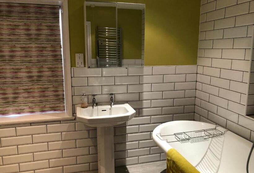 Dale House Barn And B&b