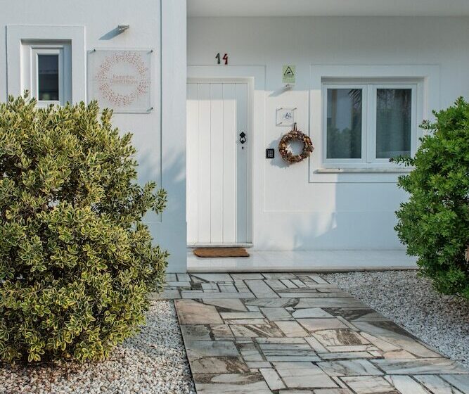 פנסיון Raminhos Guest House