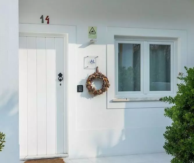 Majatalo Raminhos Guest House