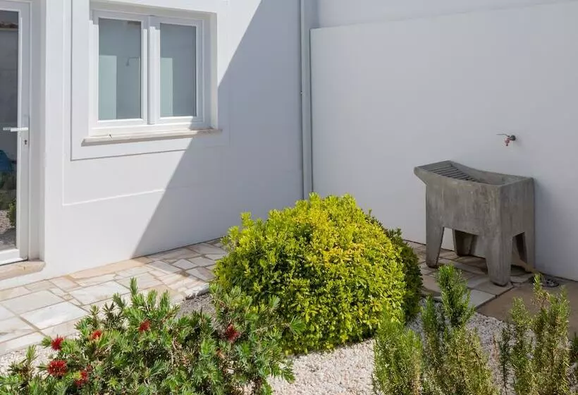 Majatalo Raminhos Guest House