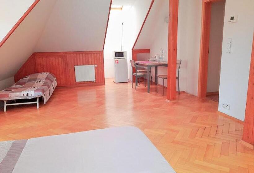 هاستل Fairy Tale Prague From Lev I Sova