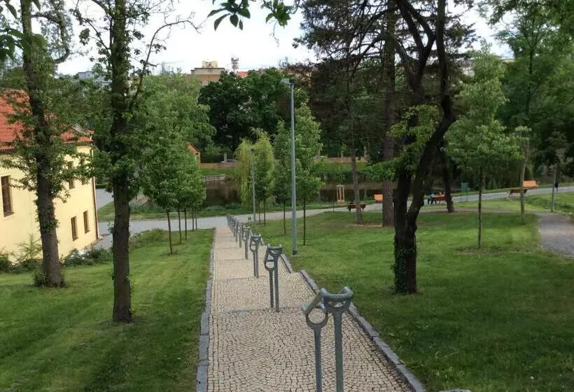 Retkeilymaja Fairy Tale Prague From Lev I Sova