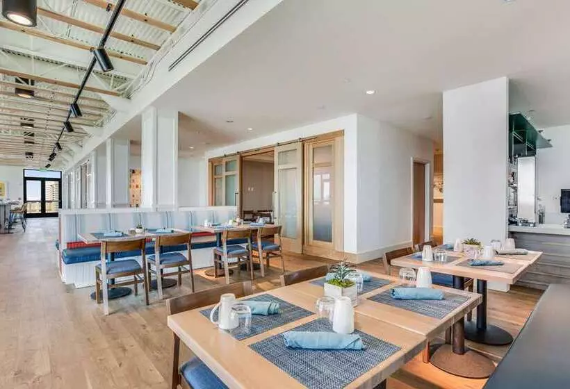 هتل The Lodge At Gulf State Park, A Hilton