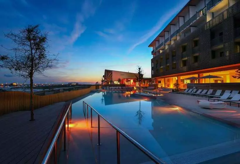 هتل The Lodge At Gulf State Park, A Hilton