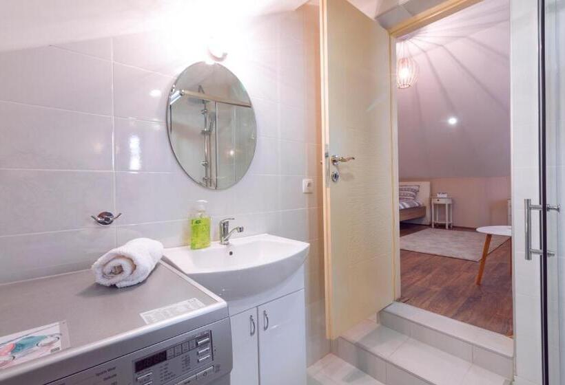 پانسیون Anamari Loft Rooms