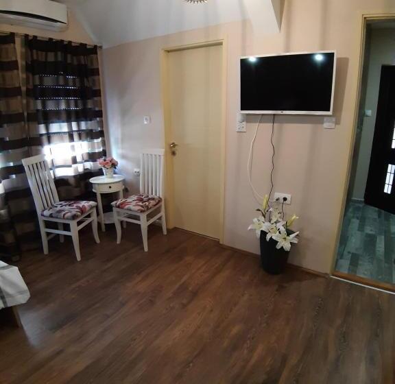 پانسیون Anamari Loft Rooms