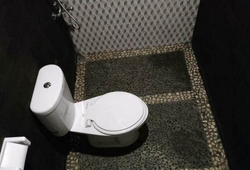 پانسیون Genthong Homestay