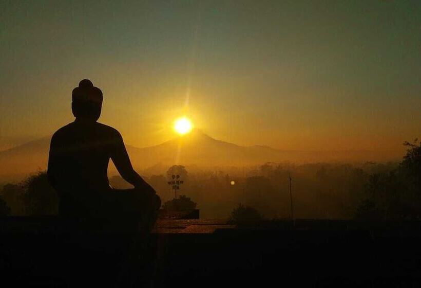 پانسیون Genthong Homestay