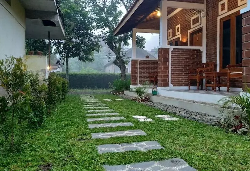 پانسیون Genthong Homestay