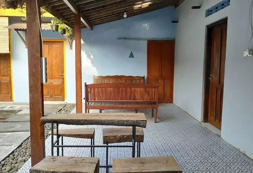 پانسیون Genthong Homestay