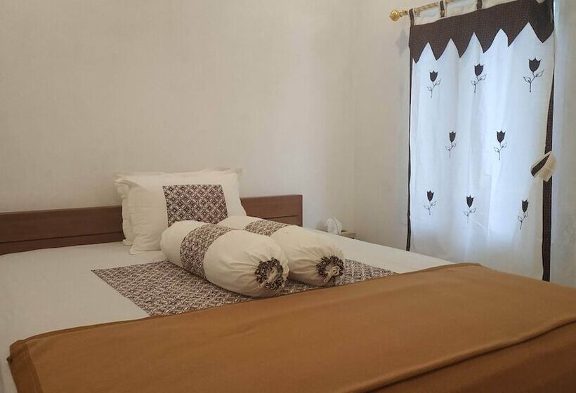 پانسیون Genthong Homestay