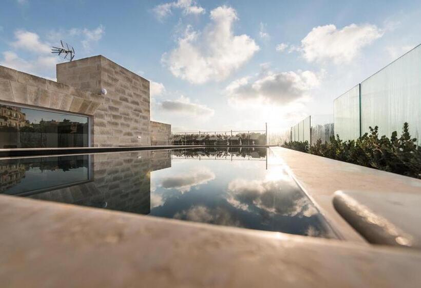 هتل Cesca S Boutique