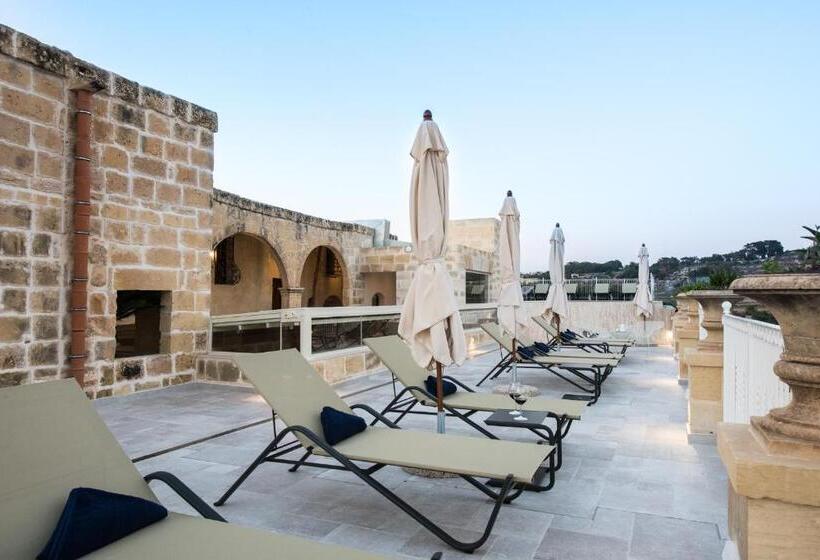 هتل Cesca S Boutique