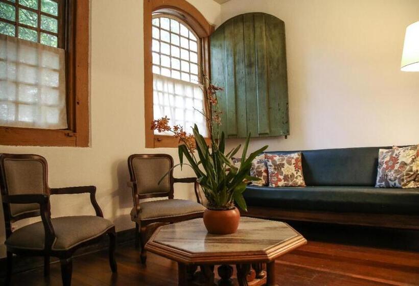 پانسیون Pousada Das Cavalhadas