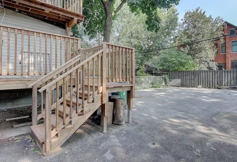 پانسیون Spadina Guesthouse