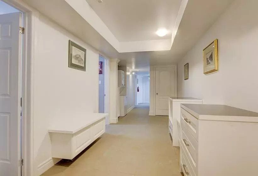 پانسیون Spadina Guesthouse