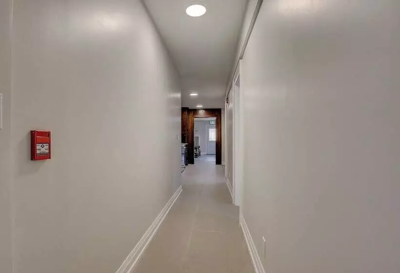 پانسیون Spadina Guesthouse
