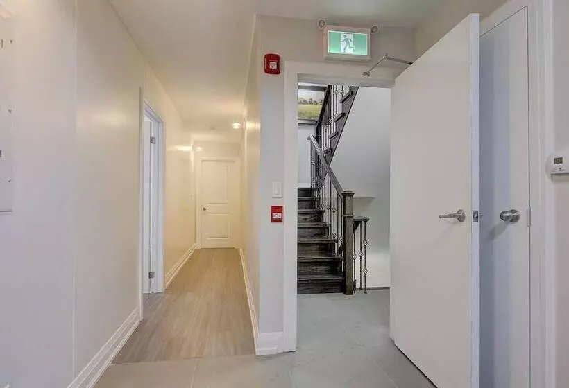 پانسیون Spadina Guesthouse