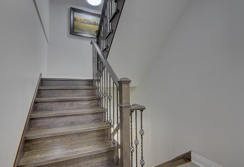 펜션 Spadina Guesthouse