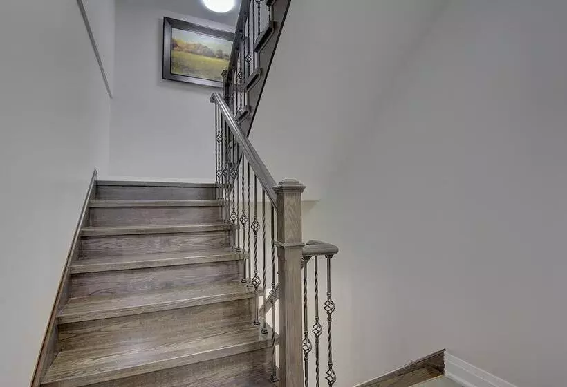 پانسیون Spadina Guesthouse