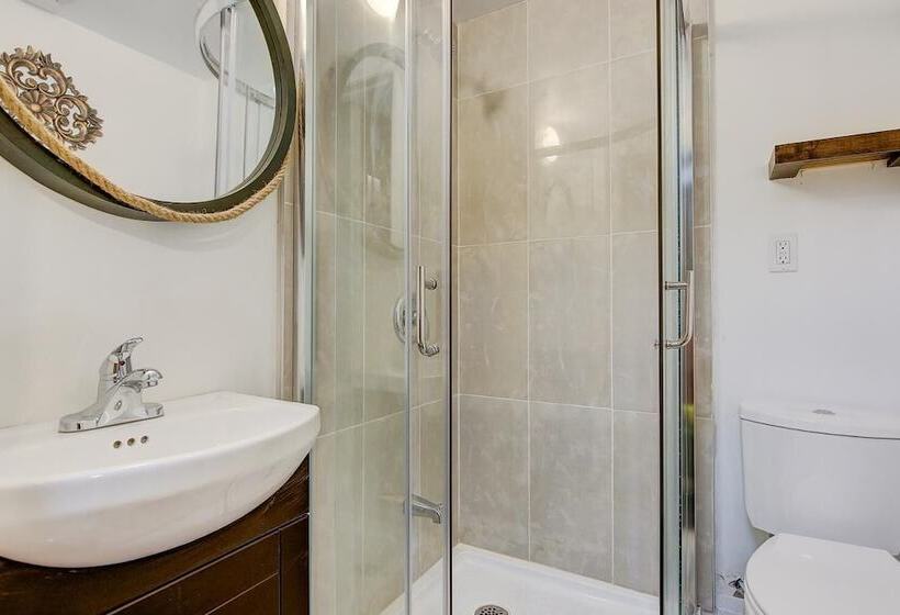 펜션 Spadina Guesthouse