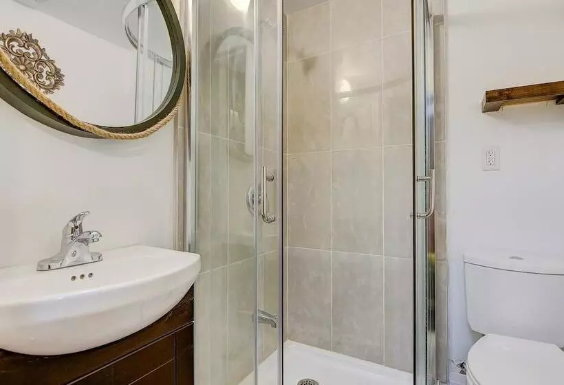 پانسیون Spadina Guesthouse