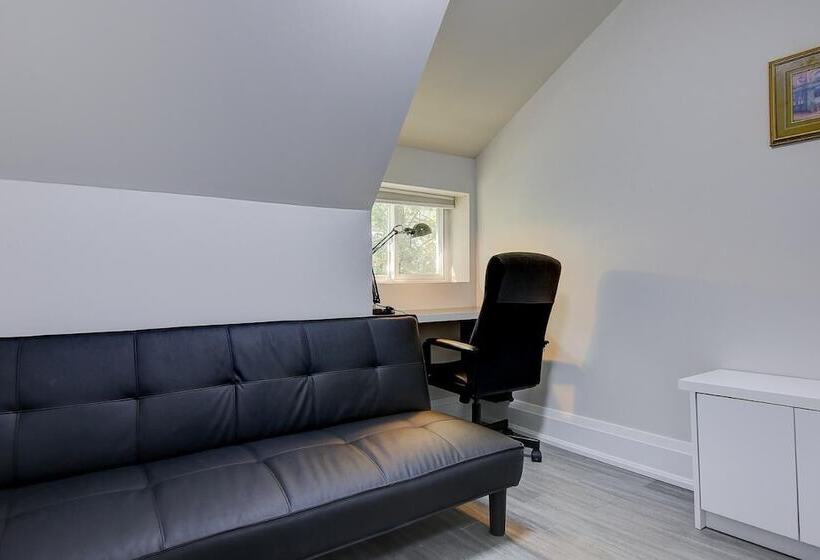 펜션 Spadina Guesthouse