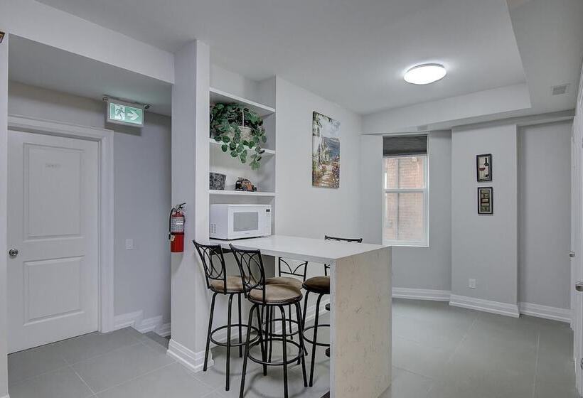 펜션 Spadina Guesthouse