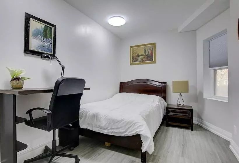 پانسیون Spadina Guesthouse