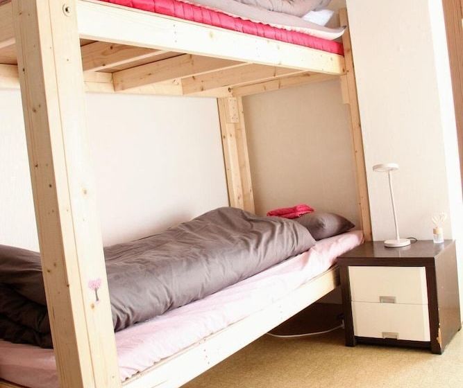 Redo Backpackers Hostel