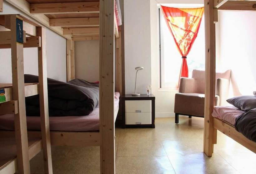 Redo Backpackers Hostel