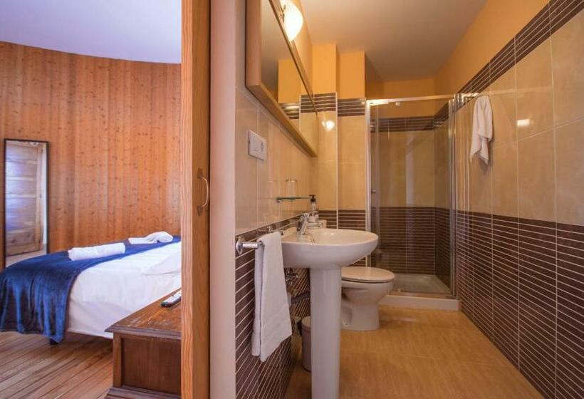 پانسیون La Posada De La Casona De Sarria