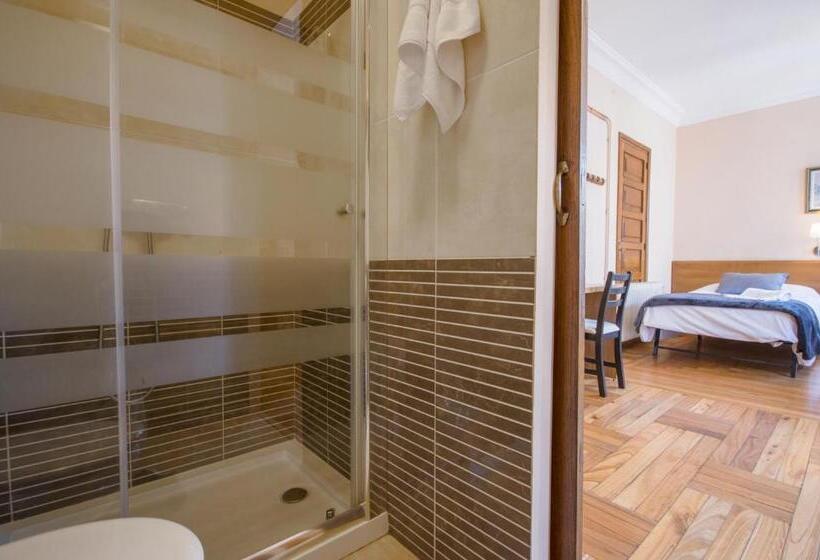 پانسیون La Posada De La Casona De Sarria