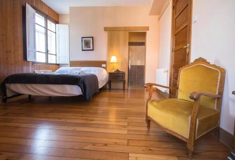 ペンション La Posada De La Casona De Sarria