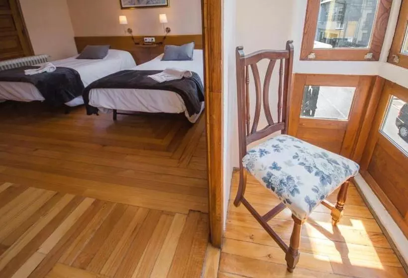ペンション La Posada De La Casona De Sarria