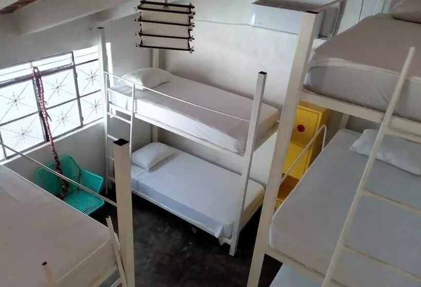 Majatalo Shaka Surf House Hostel
