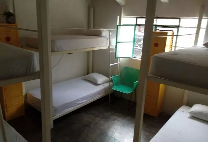 Majatalo Shaka Surf House Hostel