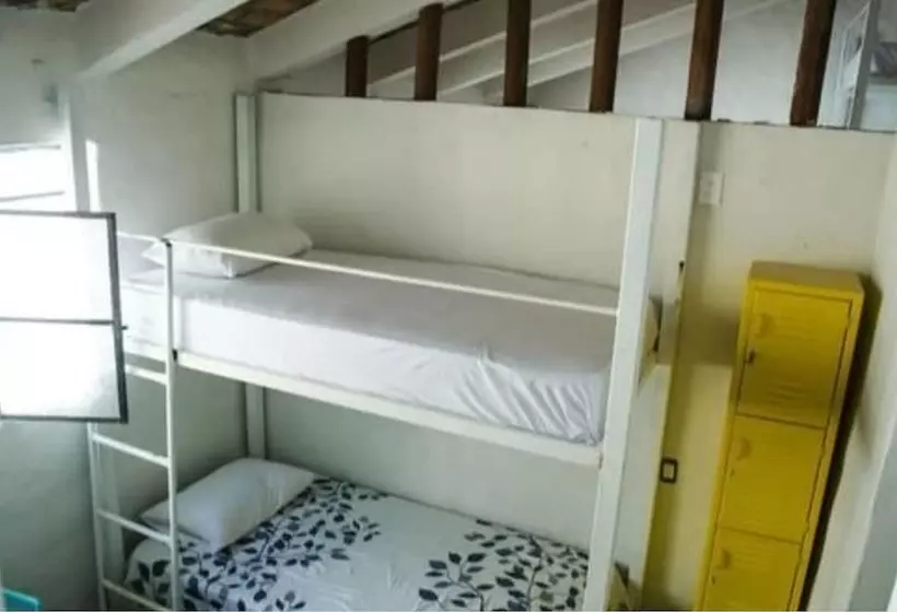 Majatalo Shaka Surf House Hostel