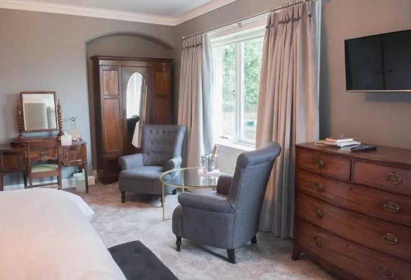 ペンション Woodcroft House